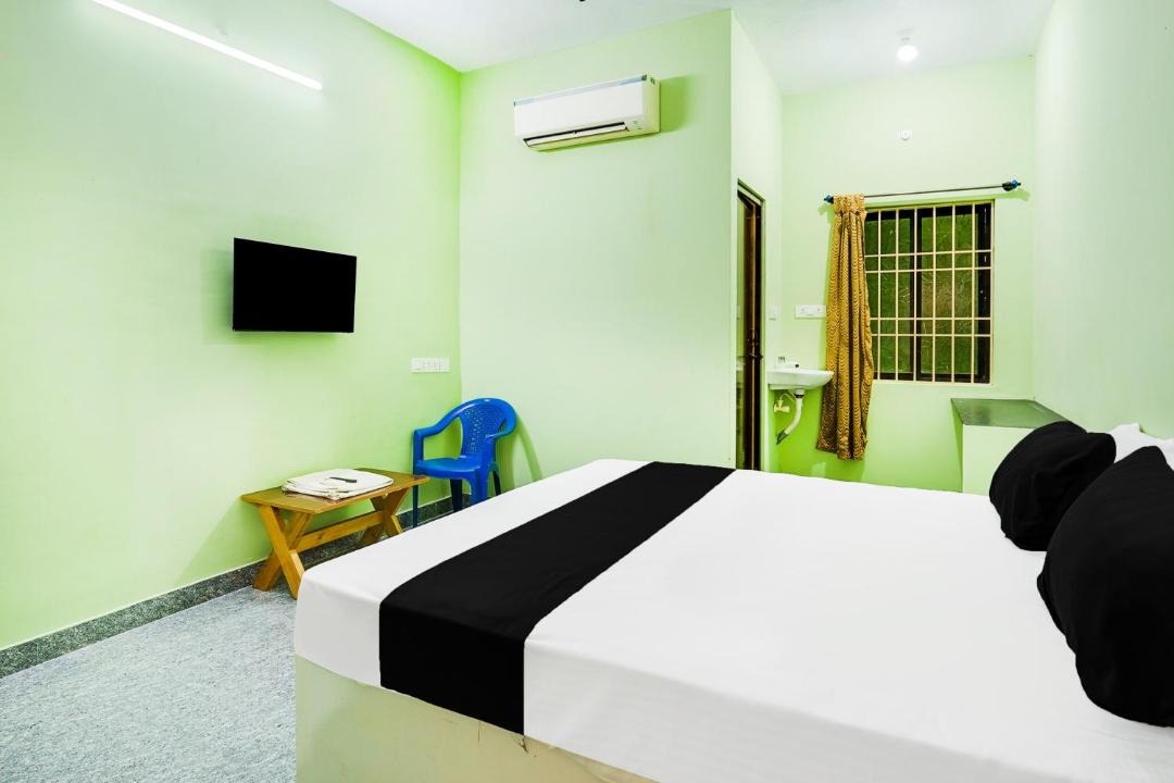 Photo of Bedroom in Ganapathichettikulam