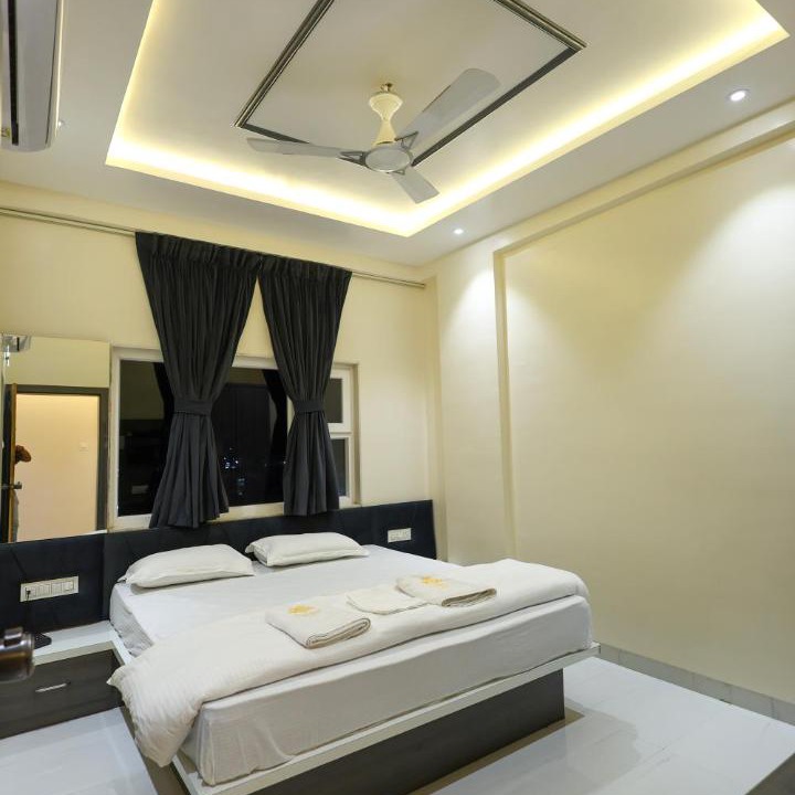 Photo of Bedroom in Tuljapur