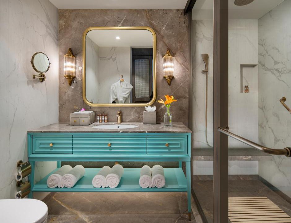 Photo of Bathroom in Mahabaleshwar