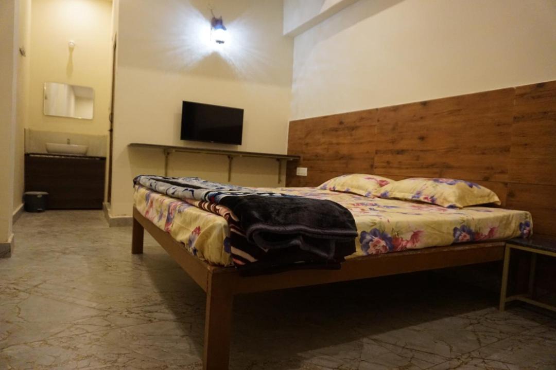 Photo of Bedroom in Valparai