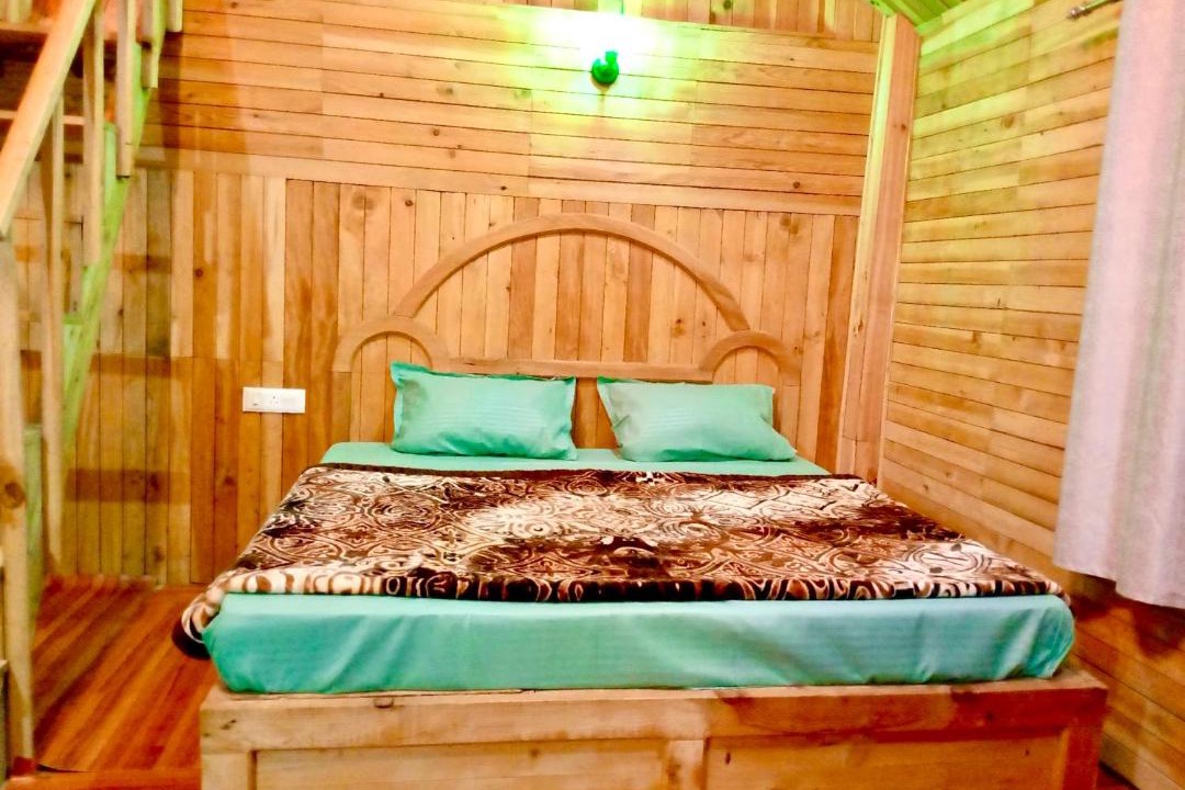 Photo of Bedroom in Jibhi