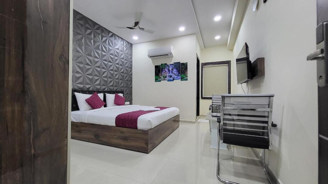 Photo of Bedroom in Mirialguda