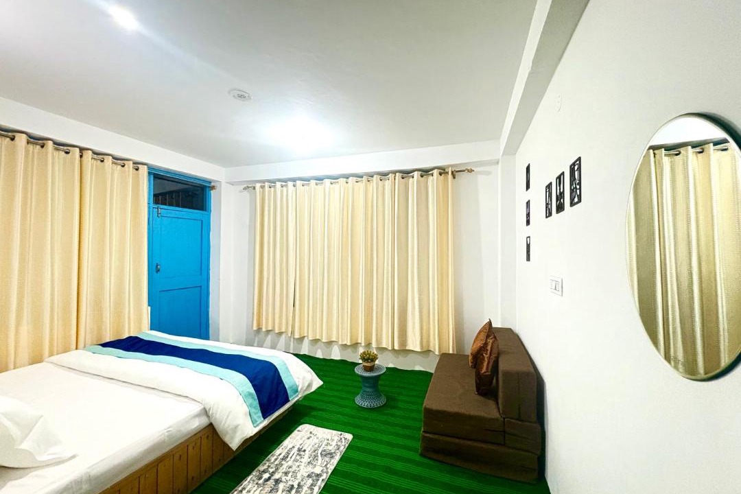 Photo of Bedroom in Jibhi