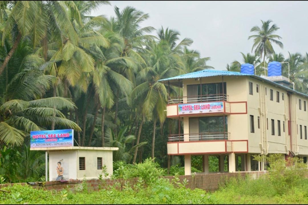 Photo of Buildings in Ladghar