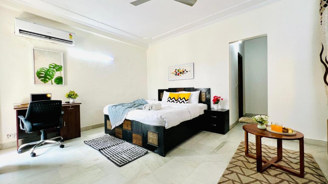 Photo of Bedroom in Defence Colony