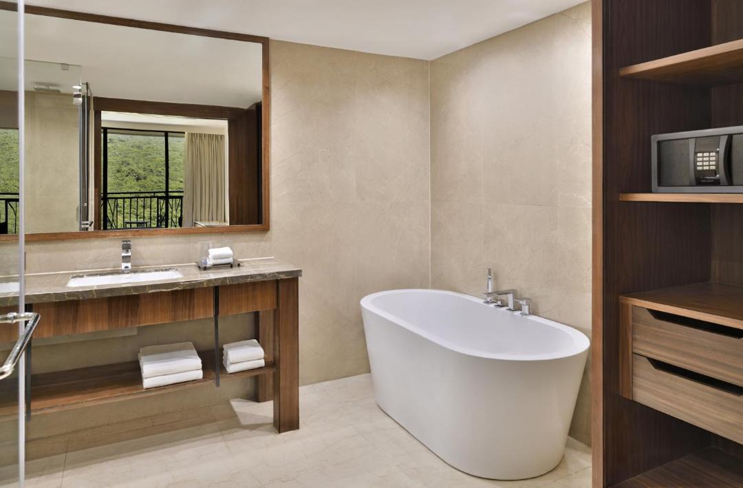 Photo of Bathroom in Mahabaleshwar