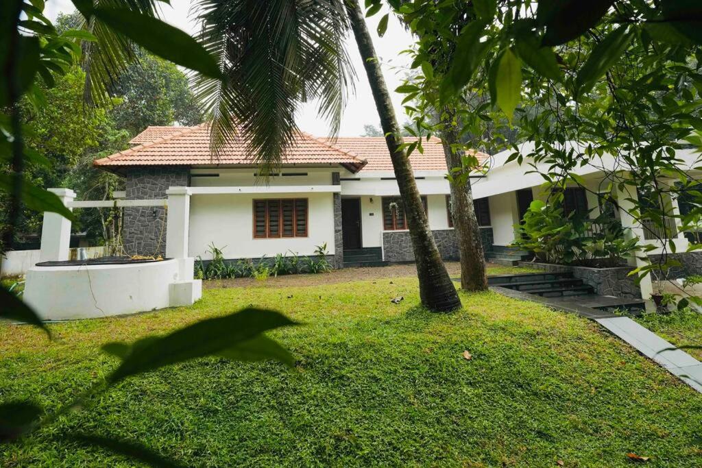 Photo of Others in Perumbaikad