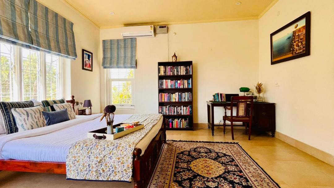 Photo of Livingroom in Lansdowne