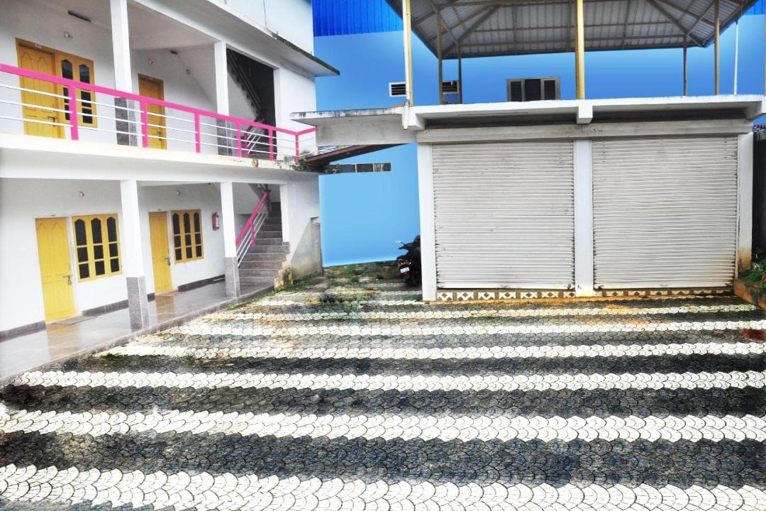 Photo of Buildings in Gudalur