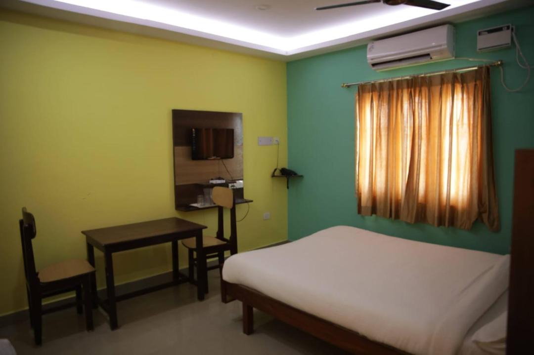 Photo of Bedroom in Mahabalipuram Beach
