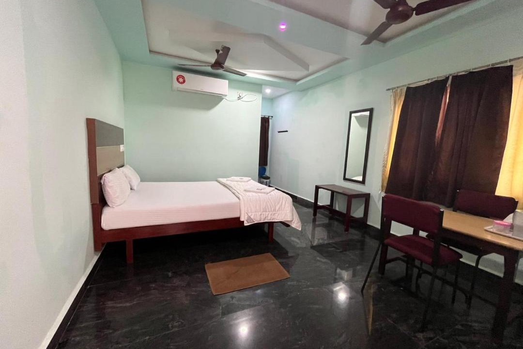 Photo of Bedroom in Mahabalipuram Beach