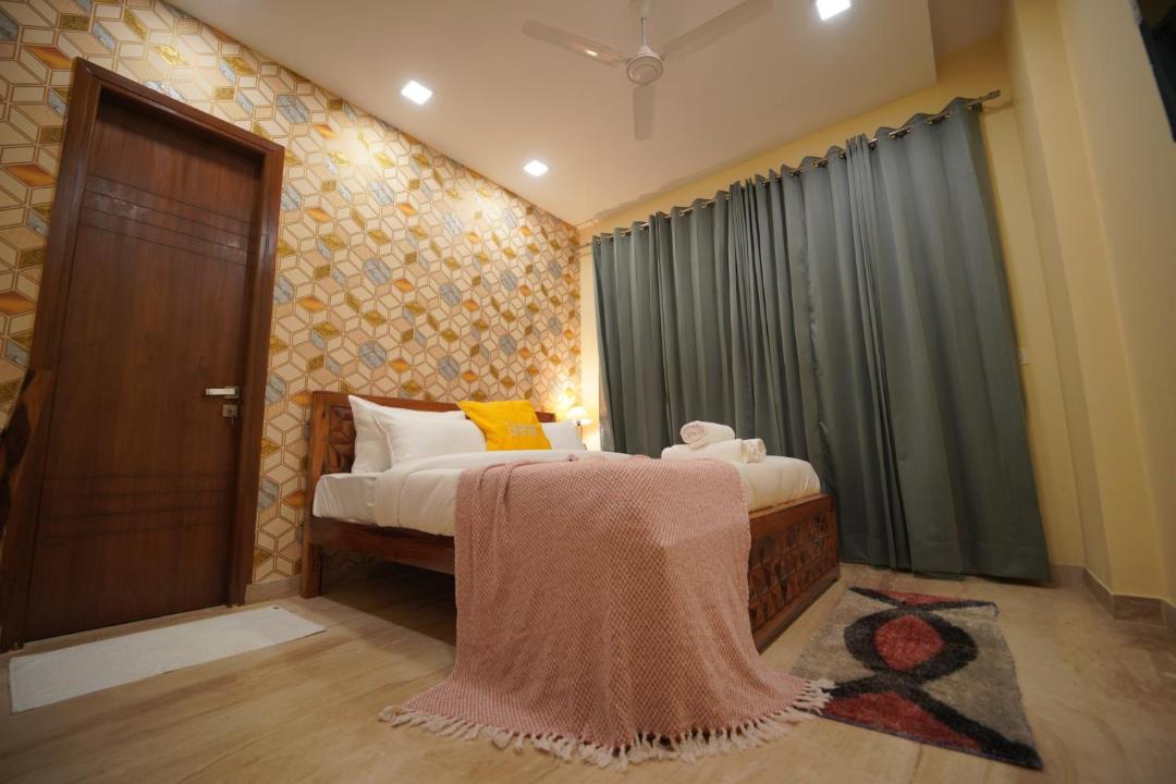 Photo of Bedroom in DLF Phase 5