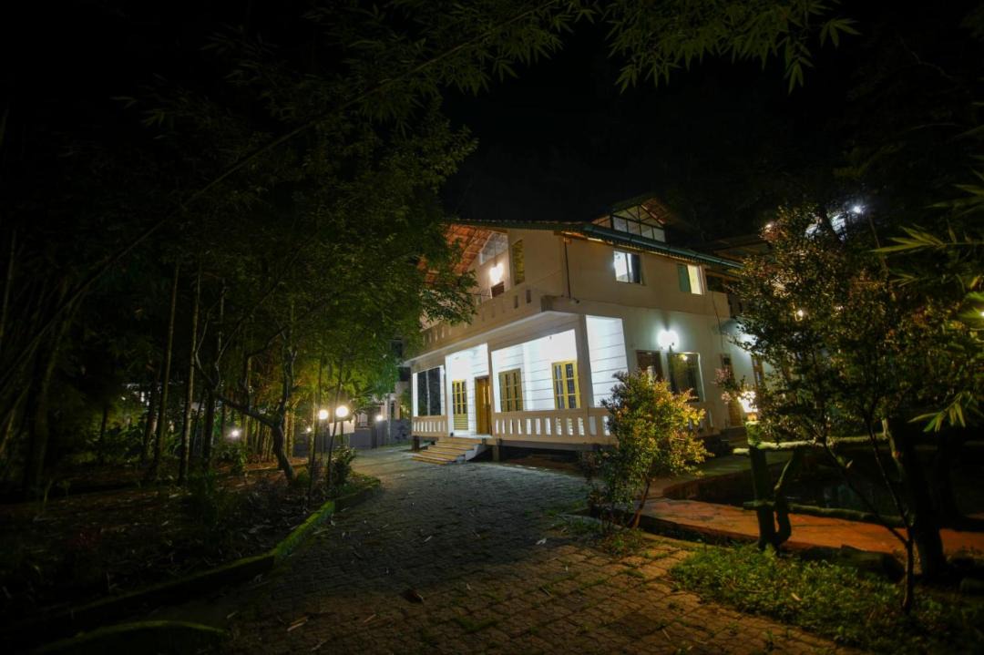 Photo of Buildings in Meppadi