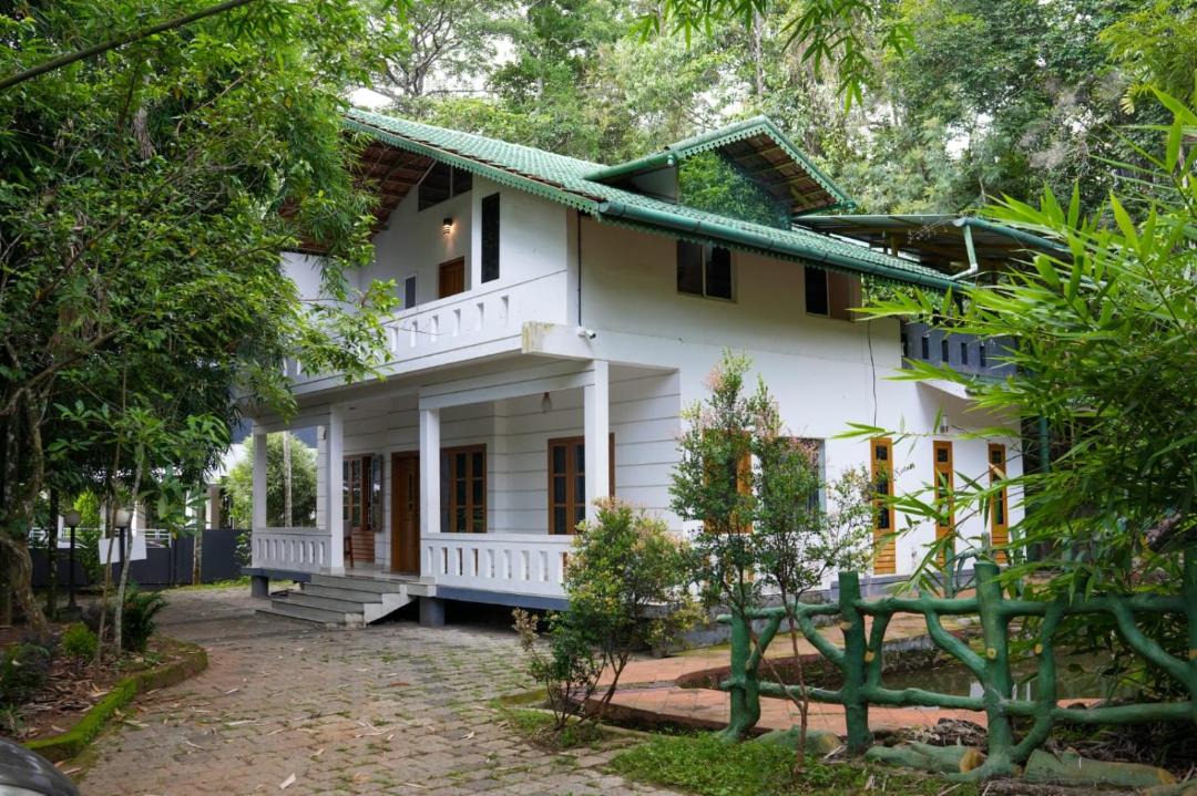 Photo of Buildings in Meppadi
