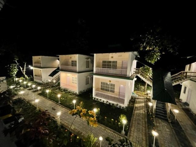 Photo of Buildings in Madari Hat
