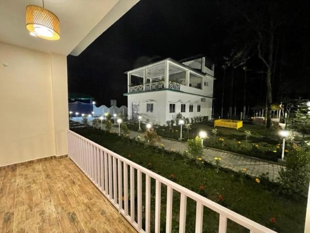 Photo of Buildings in Madari Hat