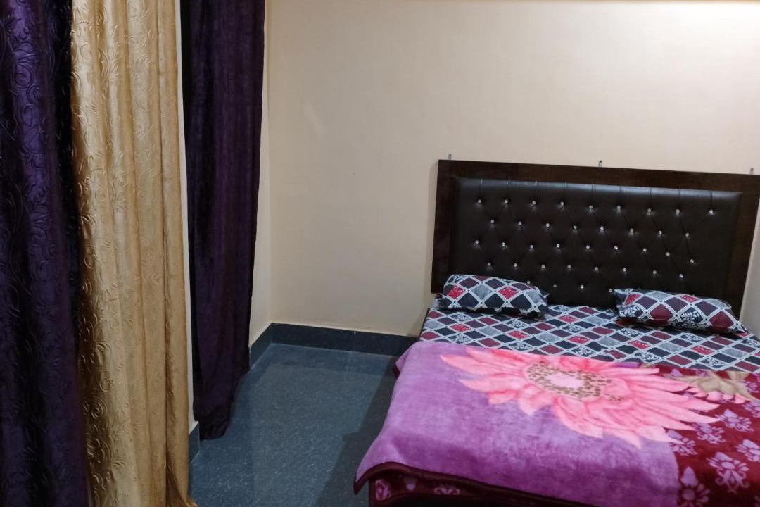 Photo of Bedroom in Nandaprayag