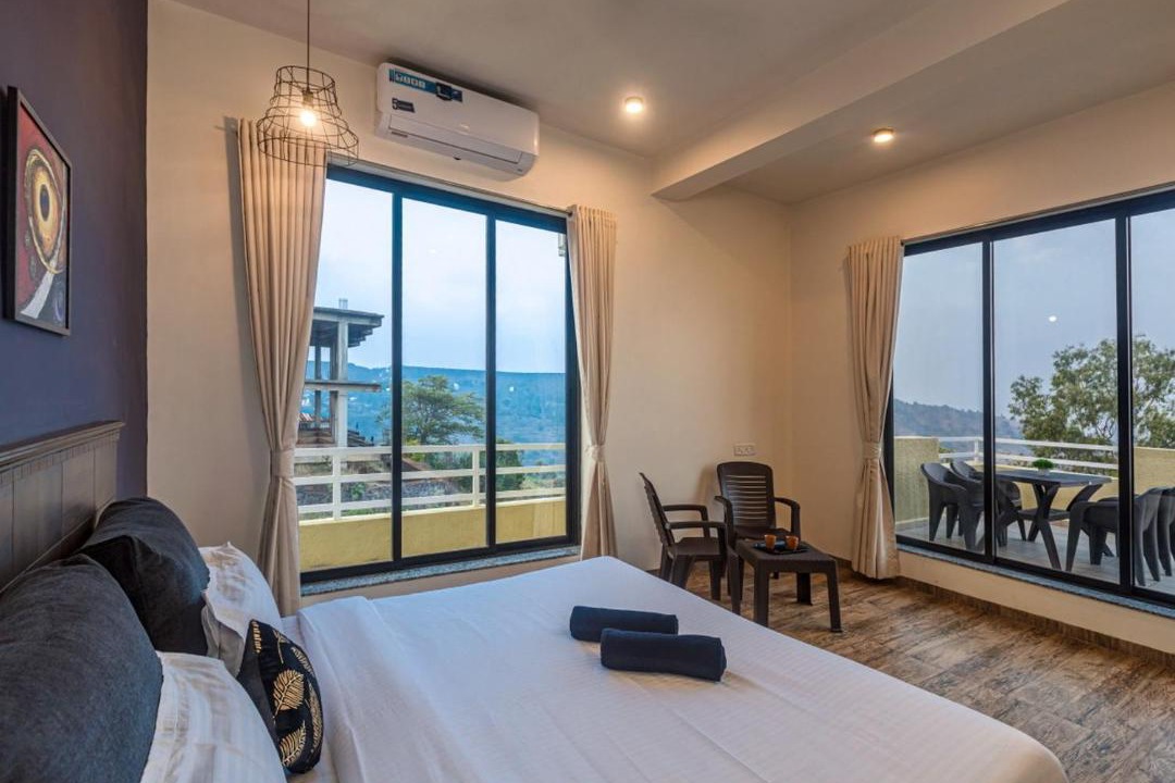 Photo of Bedroom in Mahabaleshwar