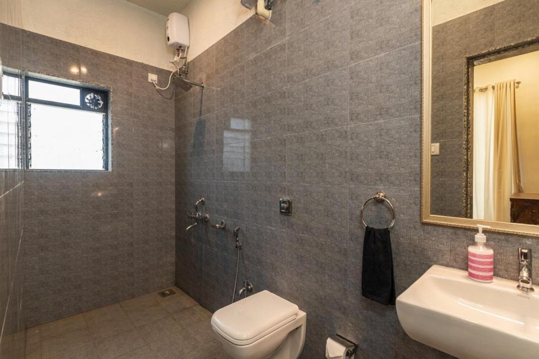 Photo of Bathroom in Mahabaleshwar