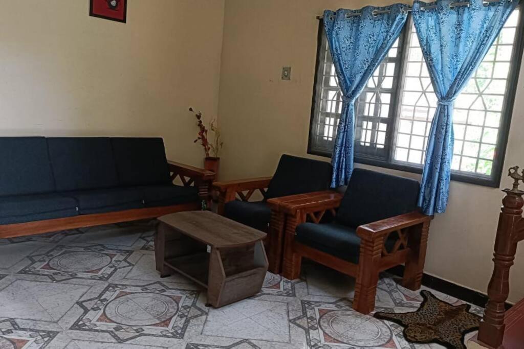 Photo of Livingroom in Cheyyur