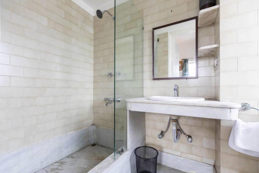 Photo of Bathroom in Park Street