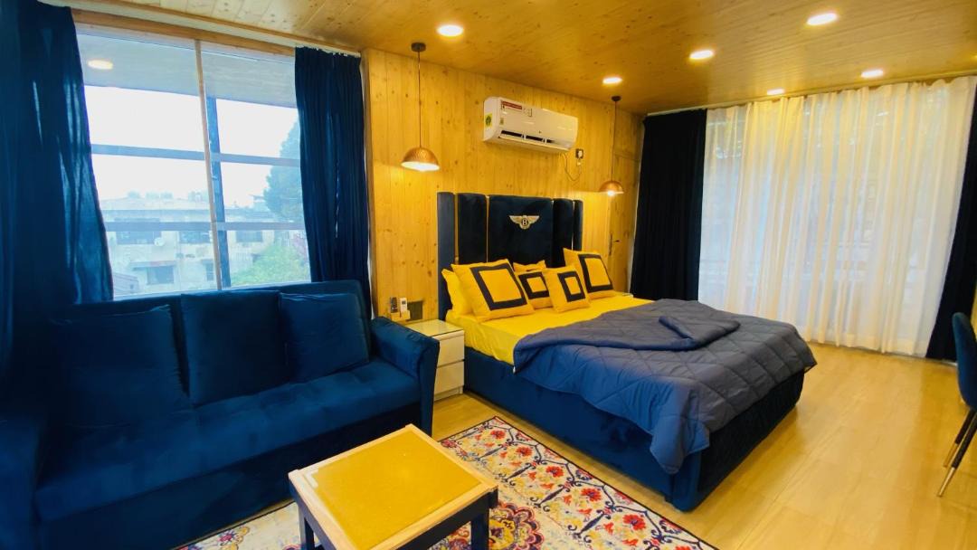 Photo of Livingroom in The Mall Road