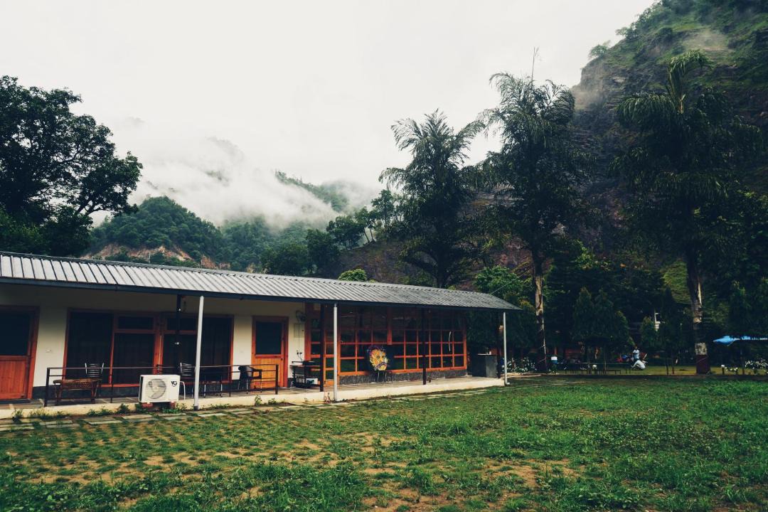 Photo of Buildings in Rishikesh