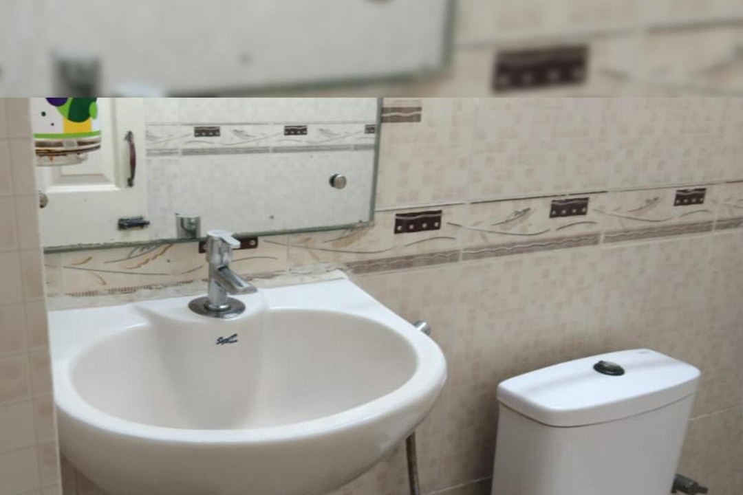 Photo of Bathroom in Thoraipakkam