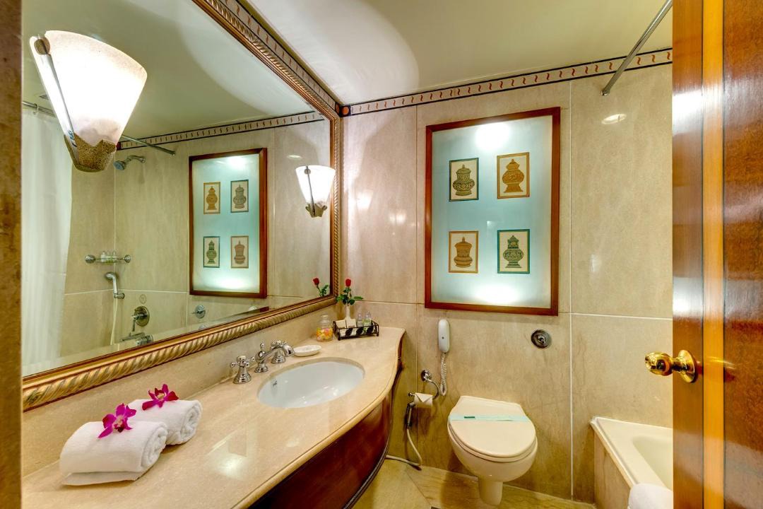 Photo of Bathroom in Park Street