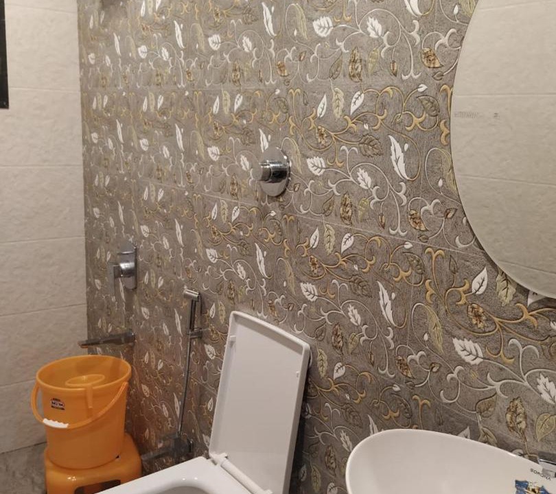 Photo of Bathroom in Mahabaleshwar