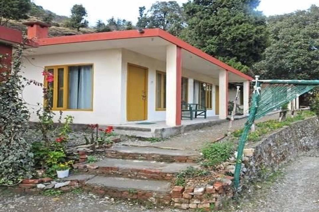 Photo of Buildings in Pangot