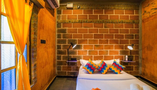 Deluxe Private AC Room with Ensuite Bathroom