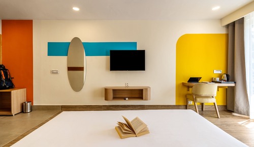 Deluxe Double A/C Room with Balcony and Ensuite Bathroom