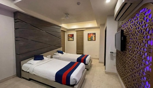 Basic Twin Room, City View