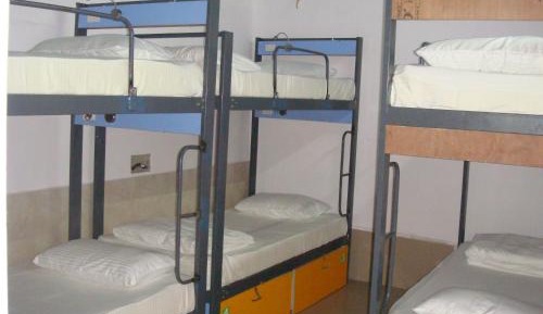 Bed in 6-Bed Mixed AC Dormitory Room