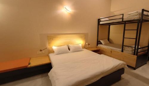 Quadruple Room with Lake View