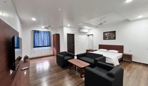 Deluxe King Suite