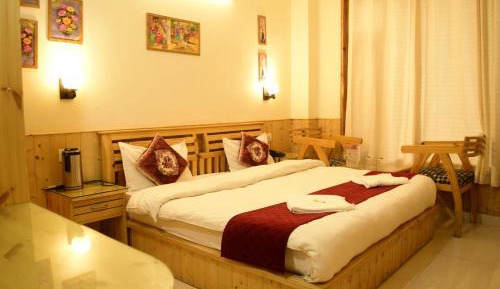 Double Room with Private Bathroom