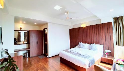King Room with Mountain View