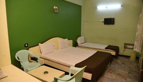 Economy Triple Room