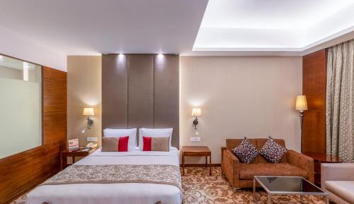 Suite Room with 2 Pints of Beer and 15 Minutes complimentary Foot Spa