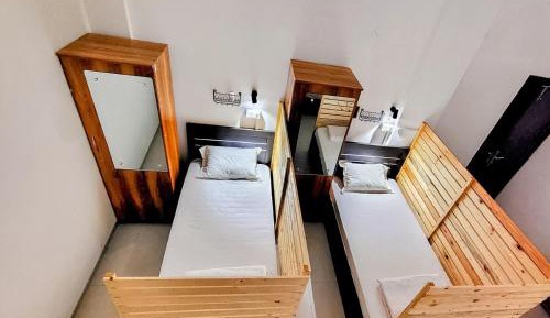 Single Bed in Mixed Dormitory Room