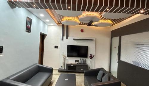 Deluxe King Suite