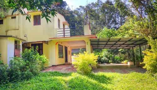 Villa with Garden View