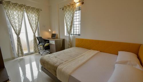 Two-Bedroom Deluxe Apartment with Balcony