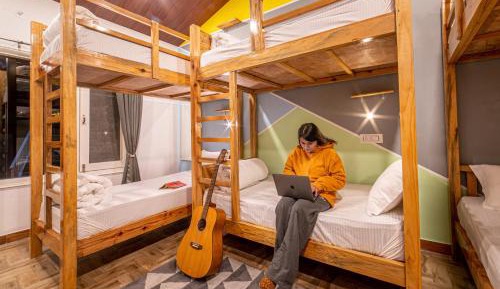 Bed in Deluxe 6-Bed Mixed Dormitory Room