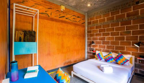 Deluxe Private A/C Room with Ensuite Bathroom
