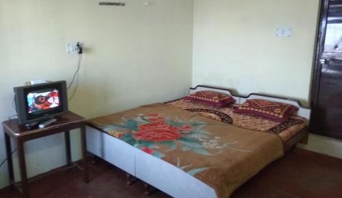 Deluxe Double Room (2 Adults + 1 Child)