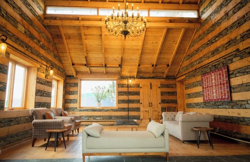Theog Hostel | KHAAS Luxury Amidst Deodars