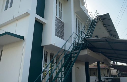 Kochi Apartment | Family-Friendly 3BHK Apartment Near Amrita Hospital – All Amenities